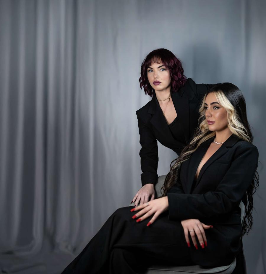 Fotografía corporativa dos modelos — María Zapata Design Sevilla