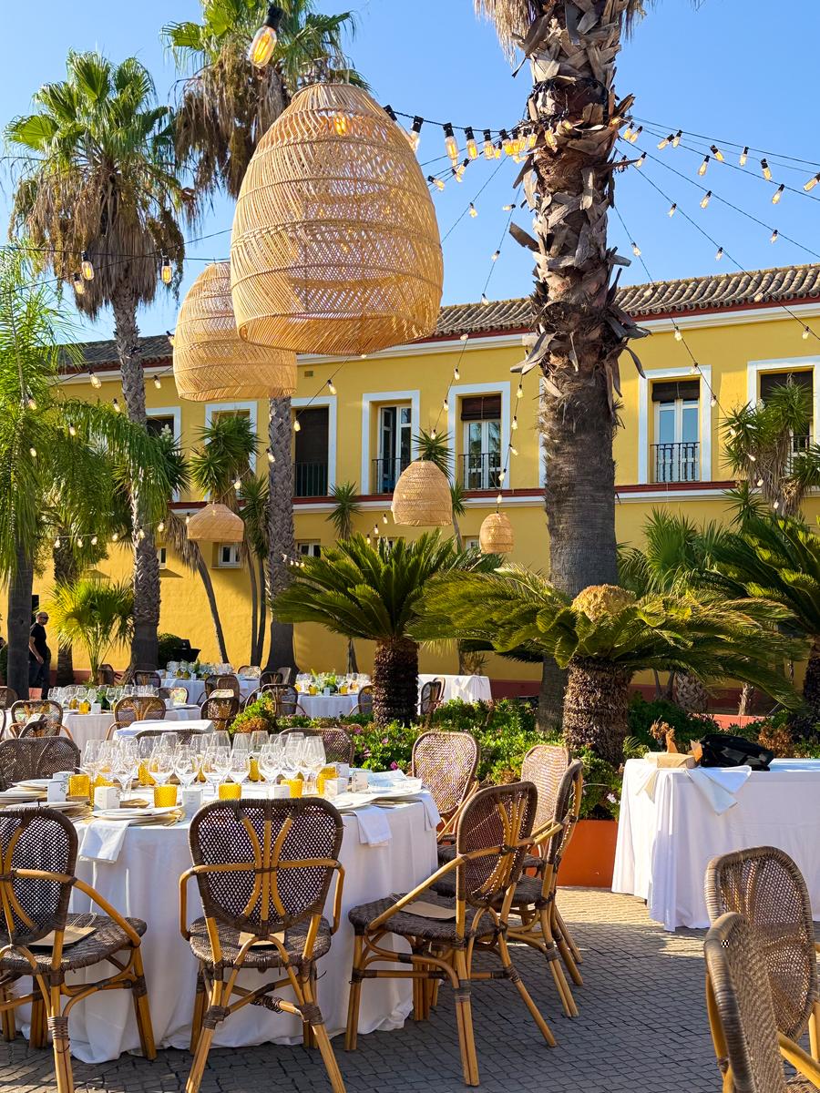 Boda Espartel jardín con palmeras — fotografía de eventos Sevilla